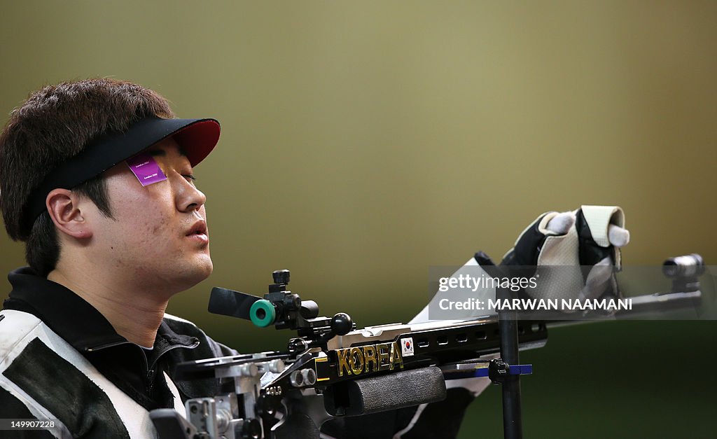 South Korea's Kim Jonghyun competes to w