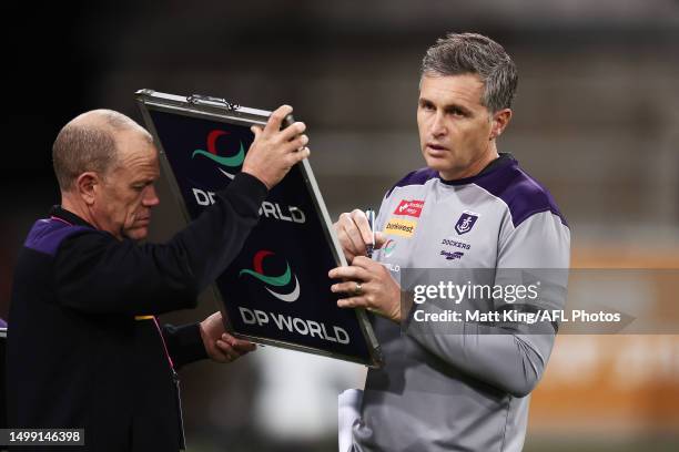 Dockers head coach Justin Longmuir looks on during the round 14 AFL match between Greater Western Sydney Giants and Fremantle Dockers at GIANTS...