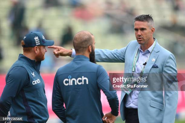 Former England cricketer, Kevin Pietersen chats to Moeen Ali and Jonny Bairstow of England prior to the start of play on Day 2 of the LV= Insurance...