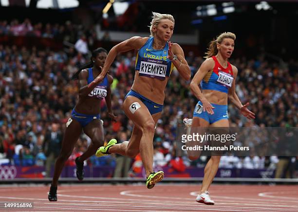 Mariya Ryemyen of Ukraine competes Women's 200m Round 1 Heats on Day 10 of the London 2012 Olympic Games at the Olympic Stadium on August 6, 2012 in...