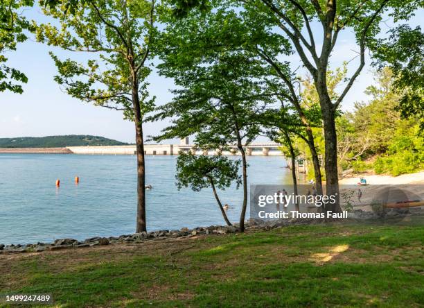leisure at table rock lake and dam - branson missouri stock pictures, royalty-free photos & images