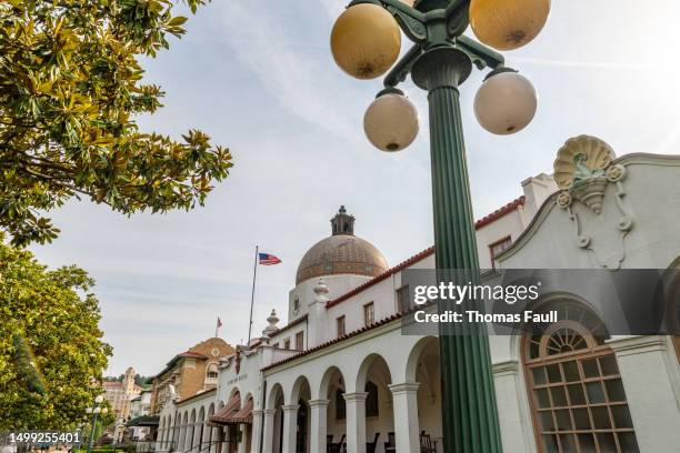 historic quapaw baths & spa in hot springs - hot springs bildbanksfoton och bilder