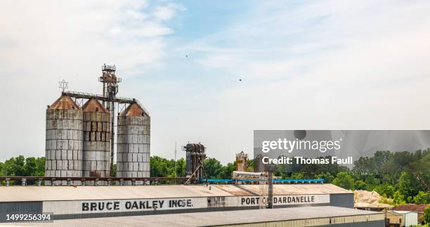 bruce oakley port of dardanelle grain depot - arkansas stock pictures, royalty-free photos & images