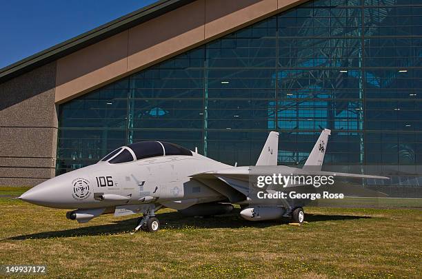 Tomcat Display Tomcat Jet Photos and Premium High Res Pictures - Getty Images