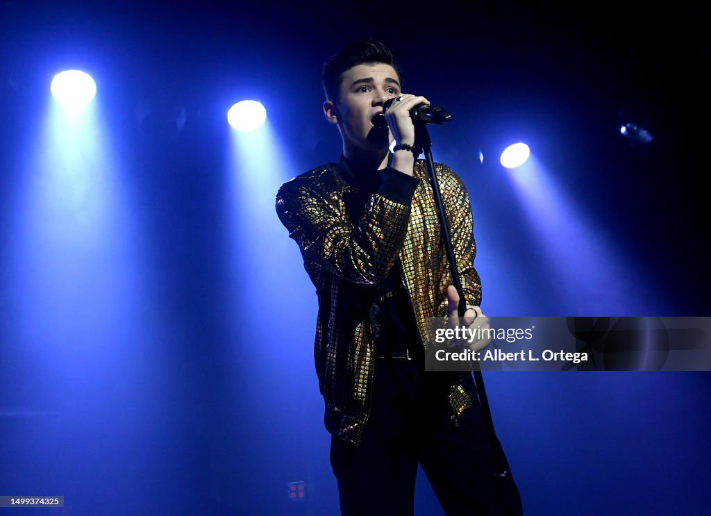 Alexander James Rodriguez Performs At The Moroccan Lounge