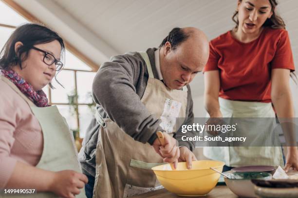 Disabled Cook 527 Developmentally Disabled Cooking Stock Photos, High-Res Pictures ...