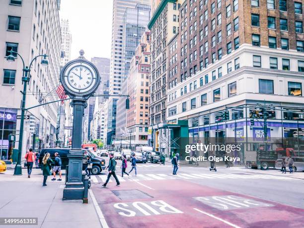 5th avenue - fifth avenue stock pictures, royalty-free photos & images
