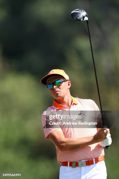 Rickie Fowler of the United States plays his shot from the fifth tee during the final round of the 123rd U.S. Open Championship at The Los Angeles...