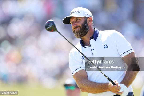 Dustin Johnson of the United States plays his shot from the eighth tee during the final round of the 123rd U.S. Open Championship at The Los Angeles...