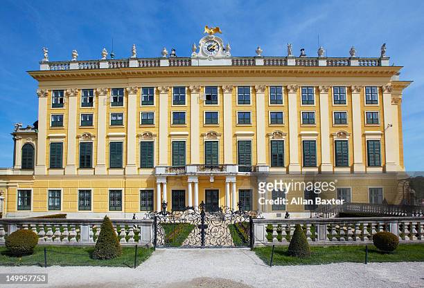 schonbrunn palace - schonbrunn palace vienna stock pictures, royalty-free photos & images