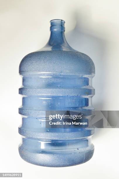 drinking water gallon - galão imagens e fotografias de stock