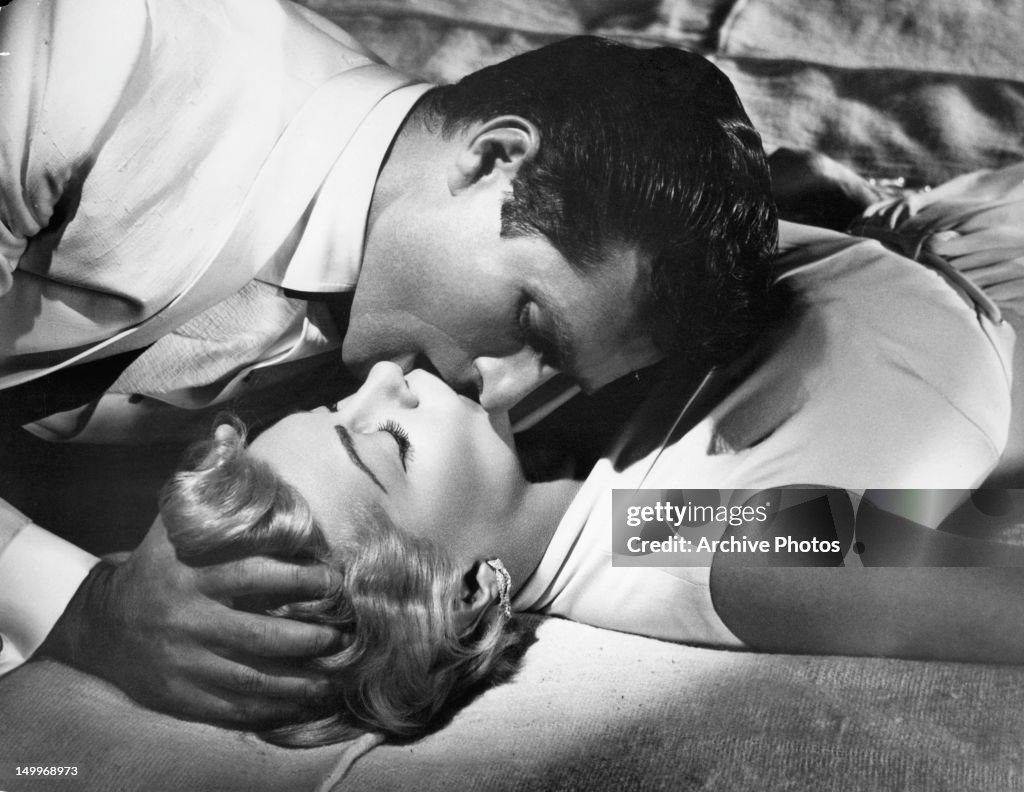 Lee Philips and Lana Turner kissing in a scene from the film 'Peyton...  News Photo - Getty Images