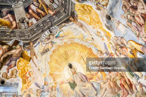 fresco paintings inside florence duomo - filippo brunelleschi foto e immagini stock