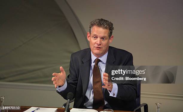 Spencer Dale, chief economist of the Bank of England, speaks during the bank's quarterly inflation report news conference at the Bank of England in...