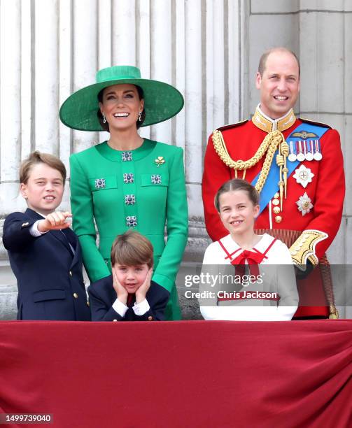 Prince William, Prince of Wales, Prince Louis of Wales, Catherine, Princess of Wales , Princess Charlotte of Wales and Prince George of Wales on the...