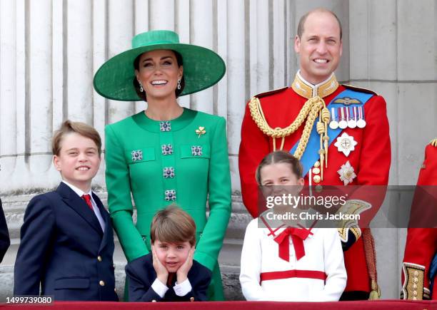 Prince William, Prince of Wales, Prince Louis of Wales, Catherine, Princess of Wales , Princess Charlotte of Wales and Prince George of Wales on the...