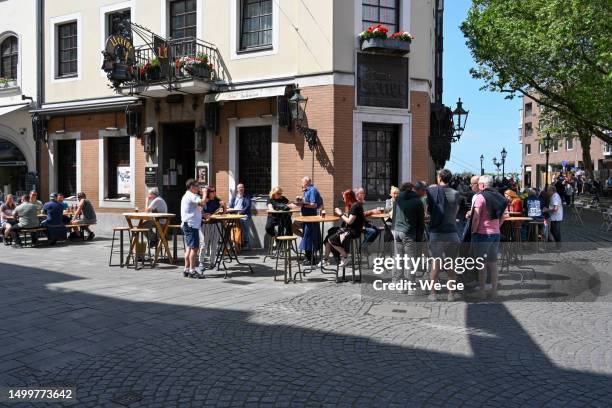 the traditional brewery "uerige" in the bergerstraße of düsseldorf's old town. - restaurant düsseldorf bildbanksfoton och bilder