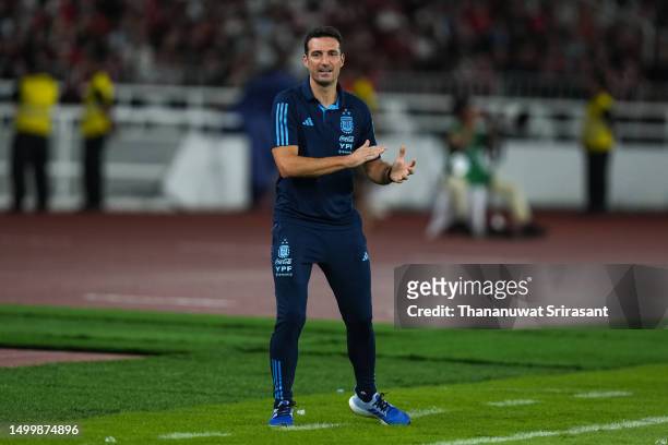 Head coach Lionel Scaloni of Argentina looks on during the international friendly between Indonesia and Argentina at Gelora Bung Karno Stadium on...