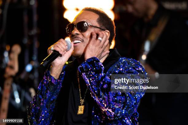 Charlie Wilson (Singer) Photos and Premium High Res Pictures - Getty Images