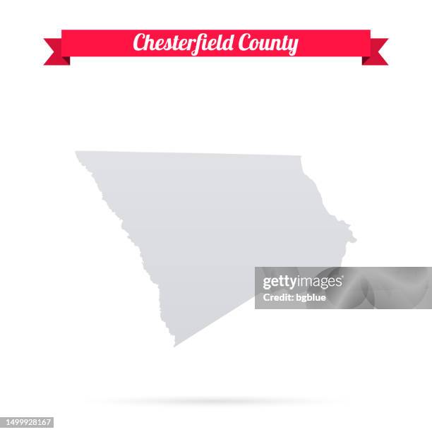 chesterfield county, south carolina. karte auf weißem hintergrund mit rotem banner - chesterfield square stock-grafiken, -clipart, -cartoons und -symbole