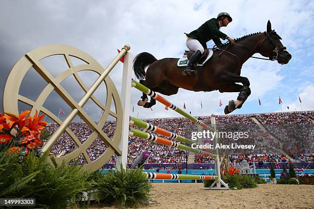 Pessoa Ridden 702 Rodrigo Pessoa Photos & High Res Pictures - Getty Images