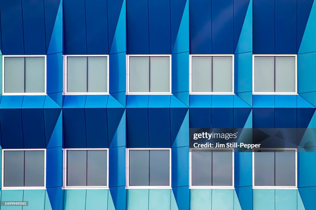 Fenêtres Office d’affilée. Architecture abstraite géométrique: