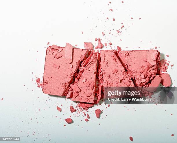 crushed powder blush - blusher make up stock pictures, royalty-free photos & images