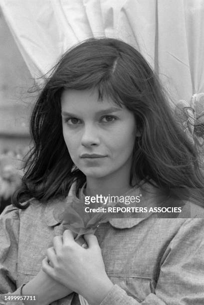 Genevieve Bujold Photos and Premium High Res Pictures - Getty Images