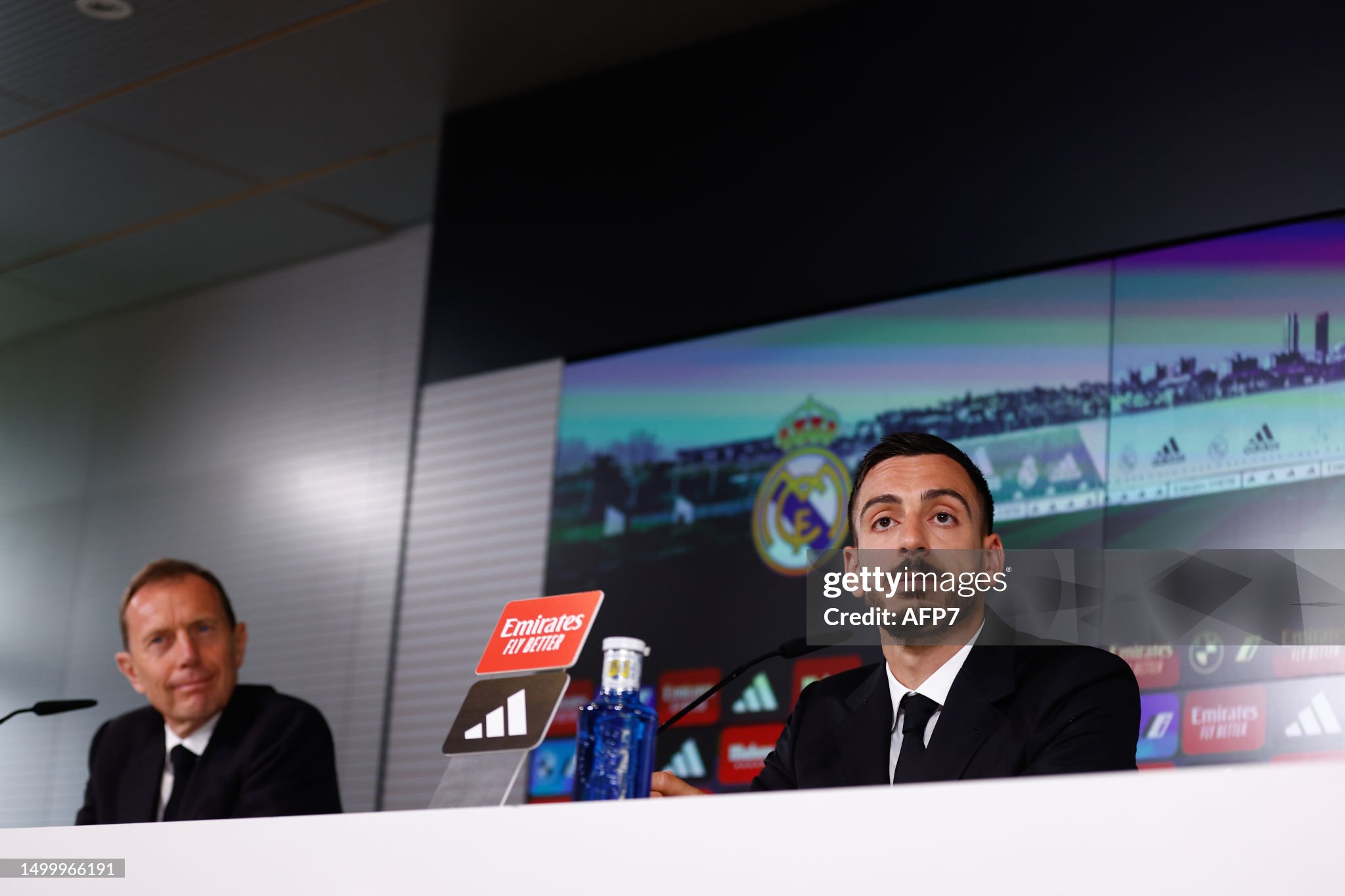 Joselu signs with Real Madrid: 'Apologies to my wife and children'