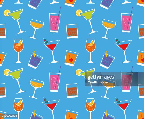 ilustraciones, imágenes clip art, dibujos animados e iconos de stock de cócteles de verano patrón sin costuras. - vaso de martini