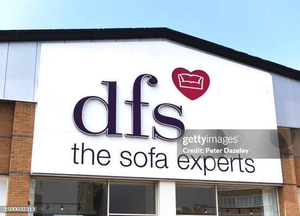 Dfs Store Window 93 Dfs Store Stock Photos, High-Res Pictures, and Images - Getty Images