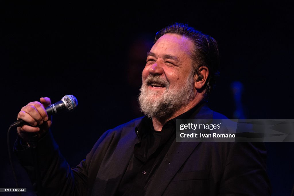 Russell Crowe Performs In Catanzaro