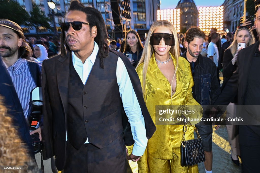 Jay-Z and Beyoncé arrive at the Louis Vuitton Menswear Spring