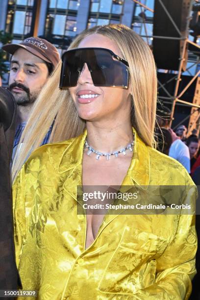 Beyoncé arrives at the Louis Vuitton Menswear Spring/Summer 2024 show as part of Paris Fashion Week on June 20, 2023 in Paris, France.
