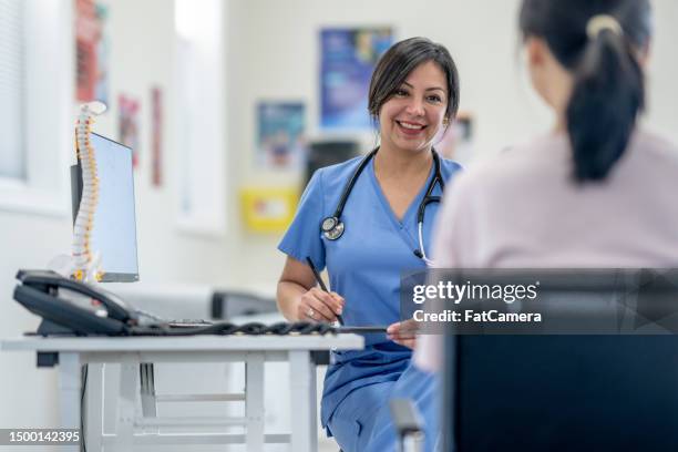 appuntamento per la salute delle donne - diritti riproduttivi foto e immagini stock