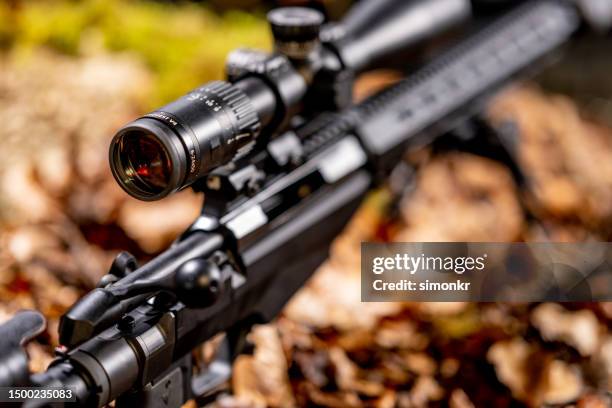 rifle sight - machine gun stock pictures, royalty-free photos & images