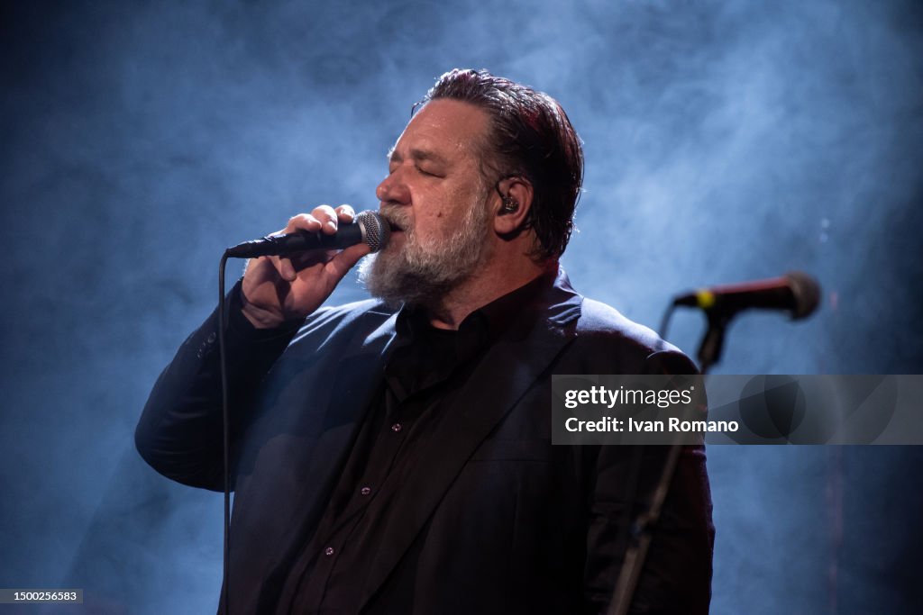 Russell Crowe Performs In Catanzaro