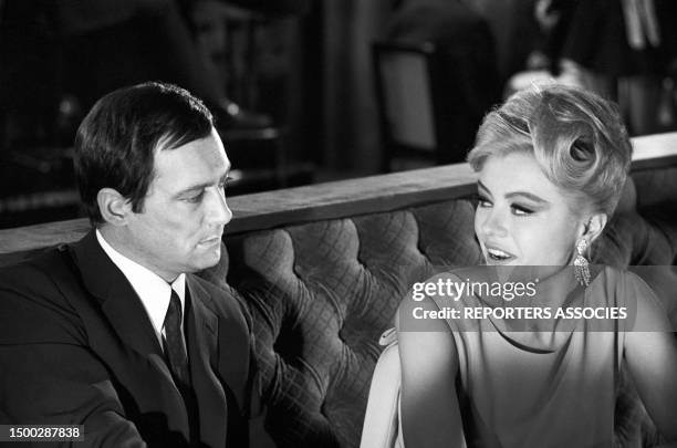 Maurice Ronet et Margaret Nolan lors du tournage du film 'Trois chambres à Manhattan' réalisé par Marcel carné à New York le 10 avril 1965, Etats-Unis