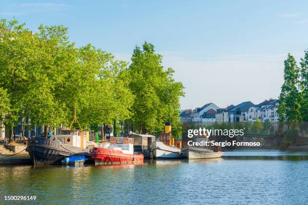 scenic view of the erdre river in nantes, france - nantes summer stock pictures, royalty-free photos & images