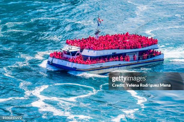 niagara falls - tourboat stock pictures, royalty-free photos & images