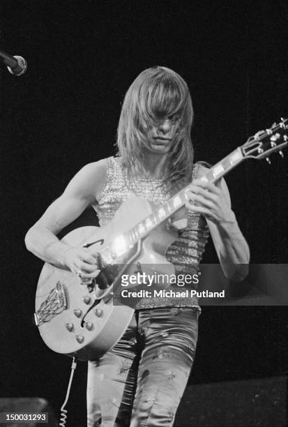 Guitarist Steve Howe performing with English progressive rock group Yes at the Rainbow Theatre, London, 14th January 1972.