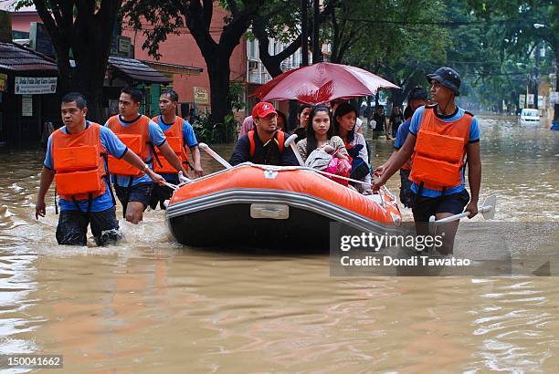 Manila Rescue 243 Philippine Maritime Police Stock Photos, High-Res Pictures, and ...