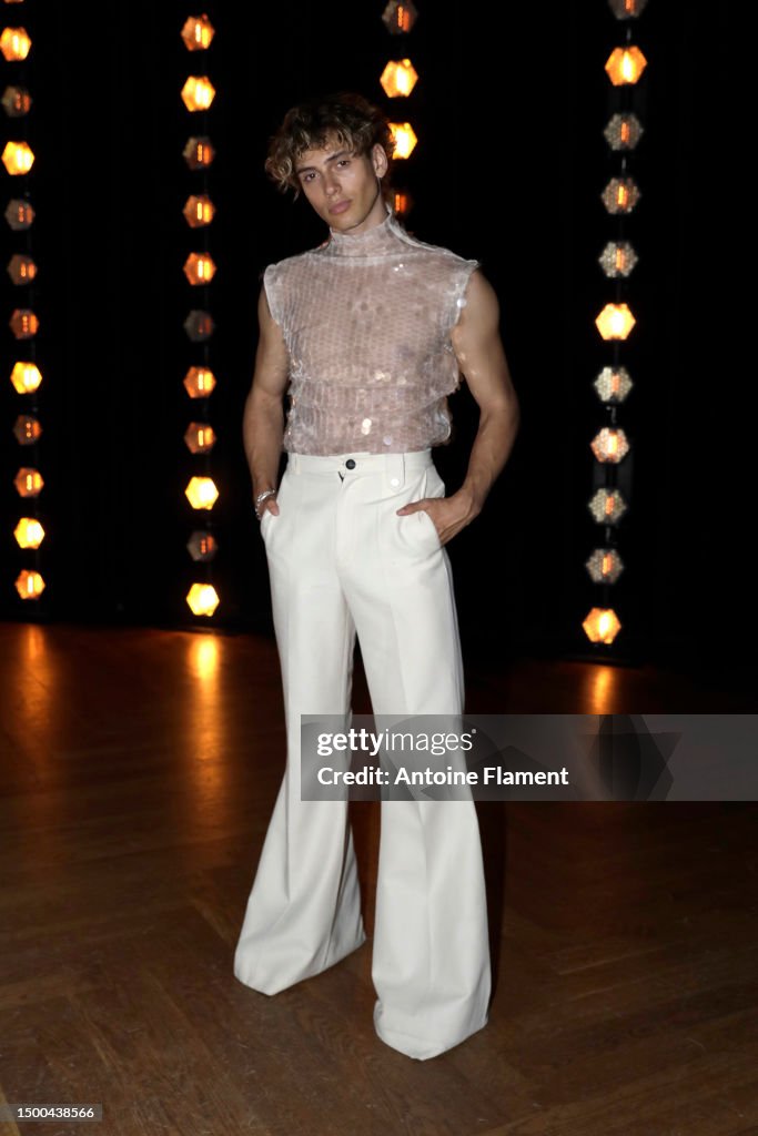 EGONLAB. : Photocall - Paris Fashion Week - Menswear Spring/Summer 2024