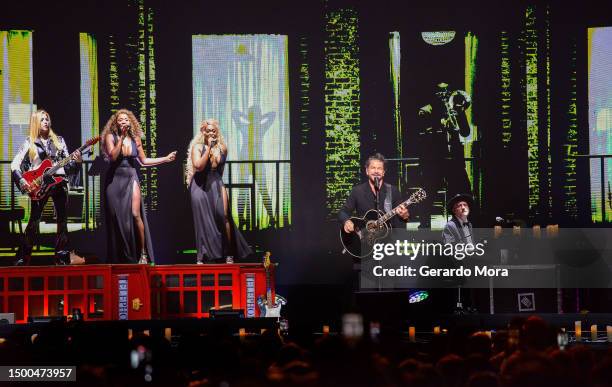 Ricardo Arjona performs during his "Blanco Y Negro: Volver" Tour at Amway Center on June 21, 2023 in Orlando, Florida.