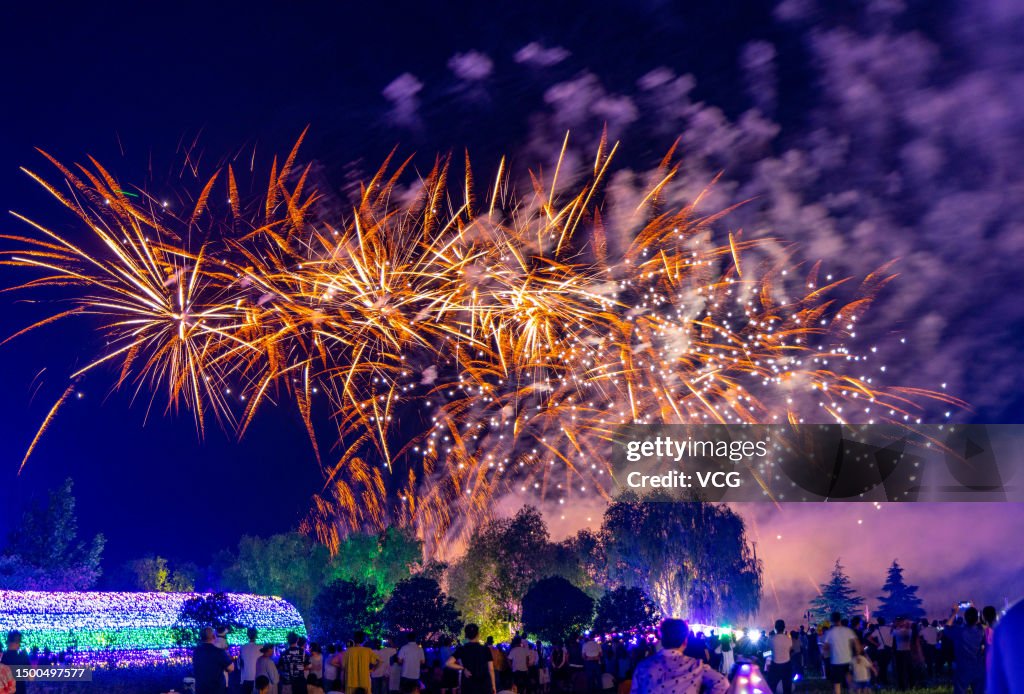 Chinese Welcome Dragon Boat Festival