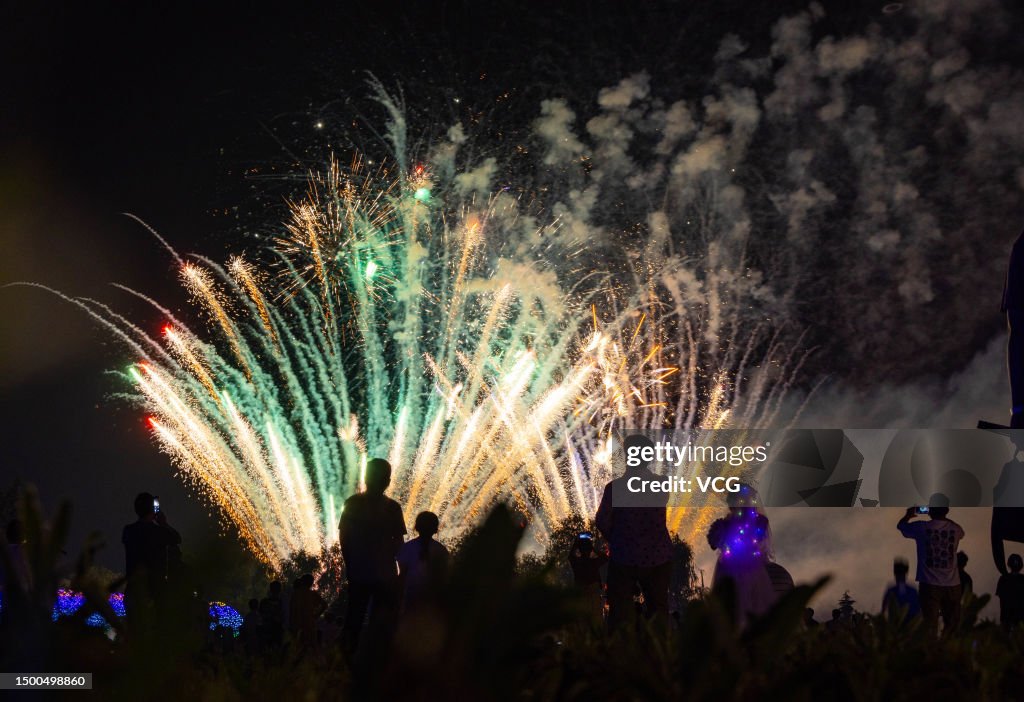 Chinese Welcome Dragon Boat Festival