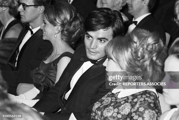 Jean-Claude Drouot et sa femme Claire lors d'une 1ère à Paris en 1965, FRance