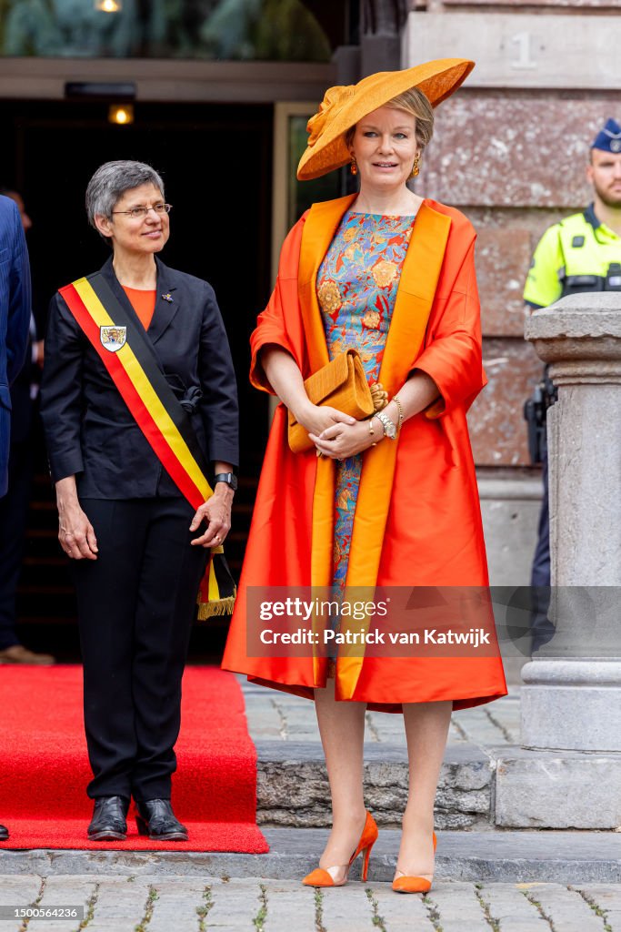 CASA REAL BELGA - Página 95 Queen-mathilde-of-belgium-visit-the-city-center-and-greet-well-wishers-on-june-22-2023-in