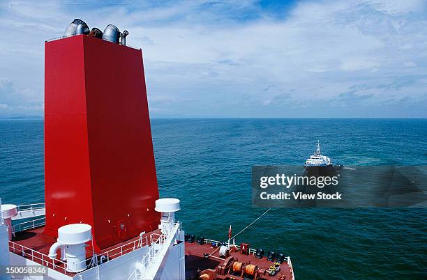 oil tanker - tankschiff stock-fotos und bilder
