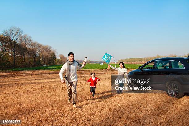 family in autumn - chinese car home stockfoto's en -beelden